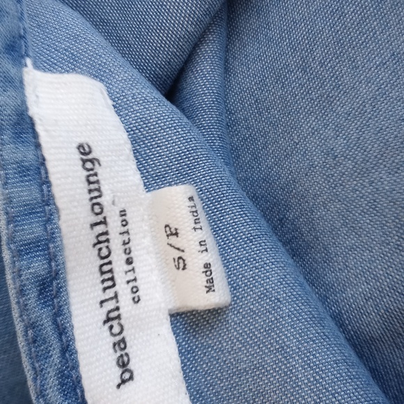 Beautiful Tiered Soft Chambray Blue Bell Sleeve  Lyocell Top S/P - Picture 2 of 8